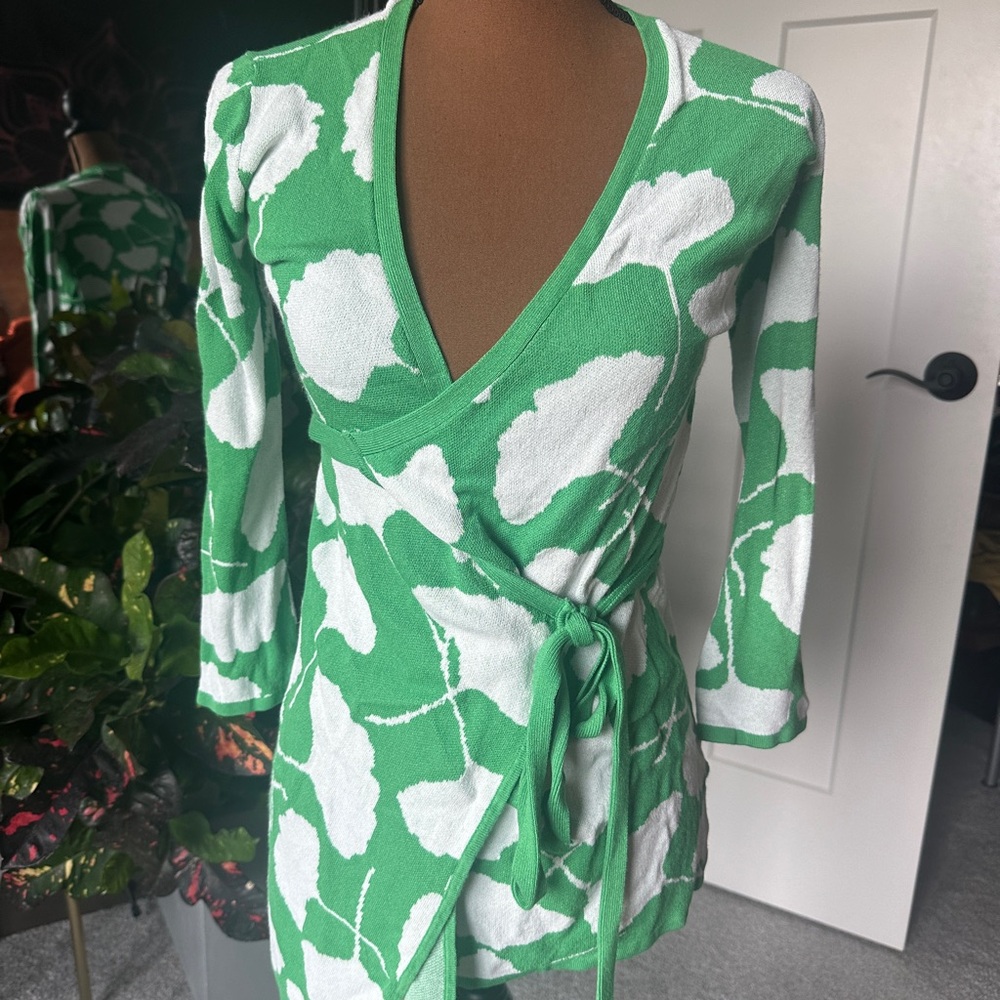 Diane Von Furstenberg Target Knit Wrap Sweater Size XXS Gingko Green Limited Ed.